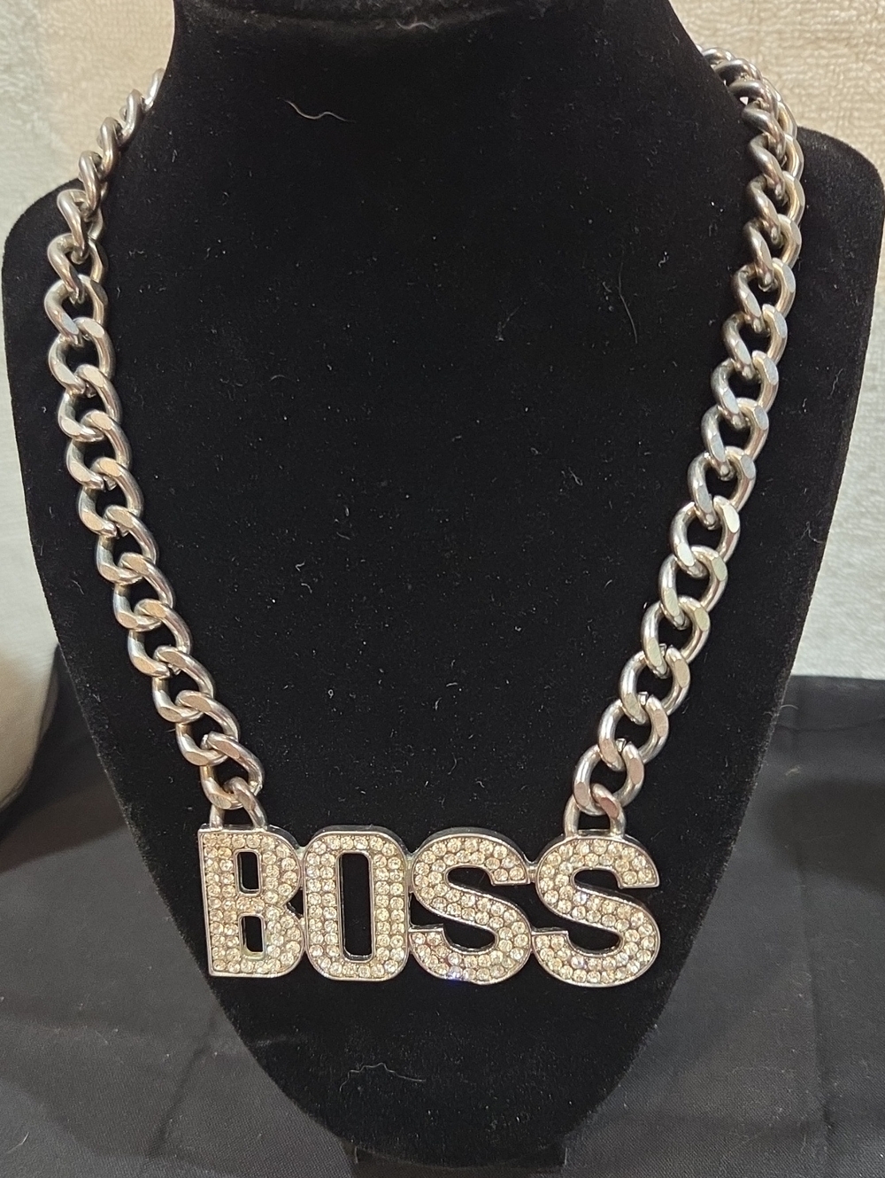 BOSS NECKLACE